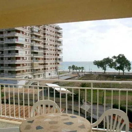 公寓 Apartamentos Estoril III - IV - V 贝尼卡西姆